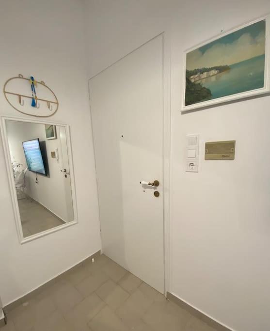 Apartment Limani *